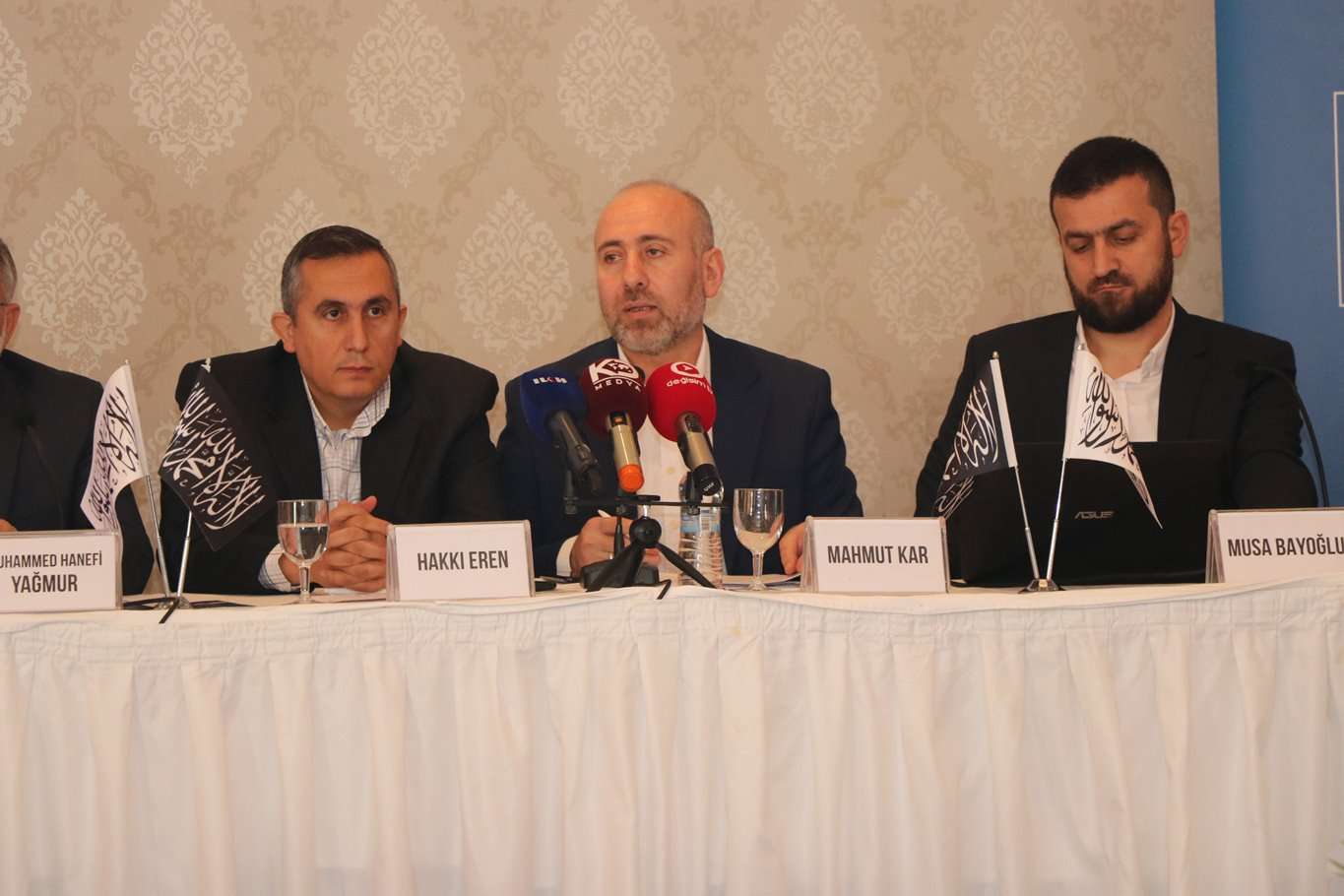 Köklü Değişim "Ekonomik Krize 10 Maddede İslami Çözümler" raporunu kamuoyu ile paylaştı Köklü Değişim "Ekonomik Krize 10 Maddede İslami Çözümler" raporunu kamuoyu ile paylaştı